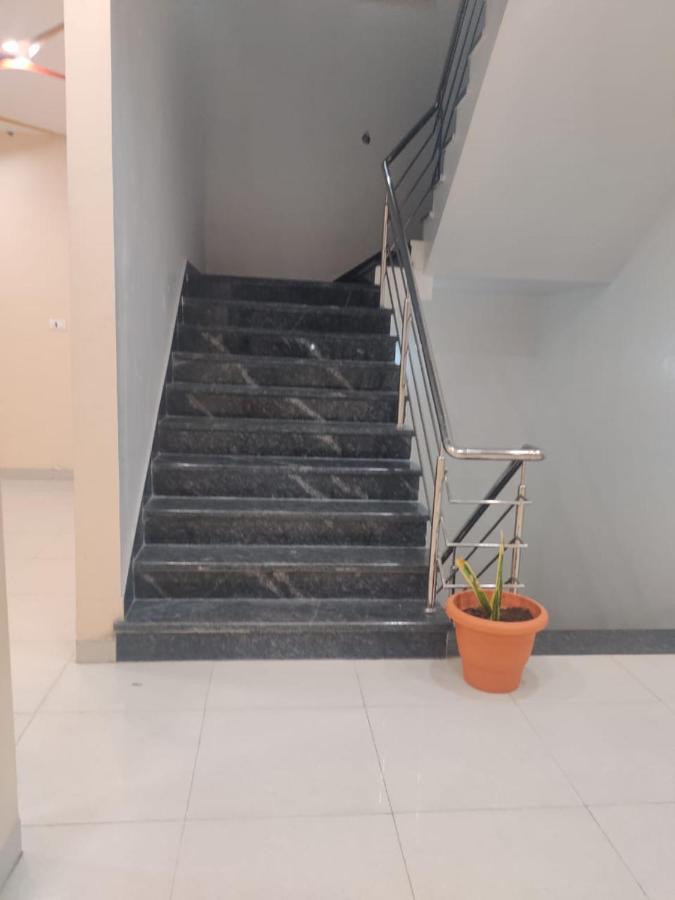 Hotel Hariram Tower Wardha 外观 照片