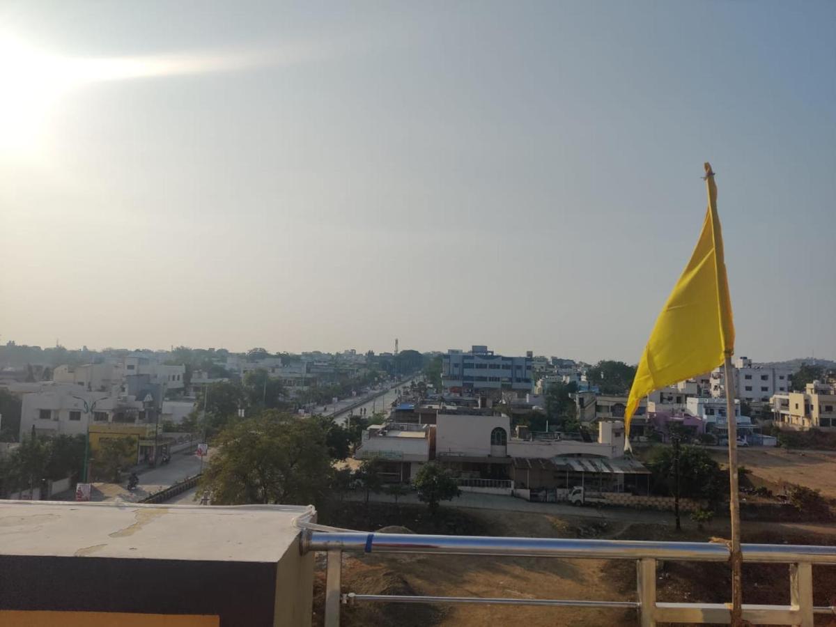 Hotel Hariram Tower Wardha 外观 照片