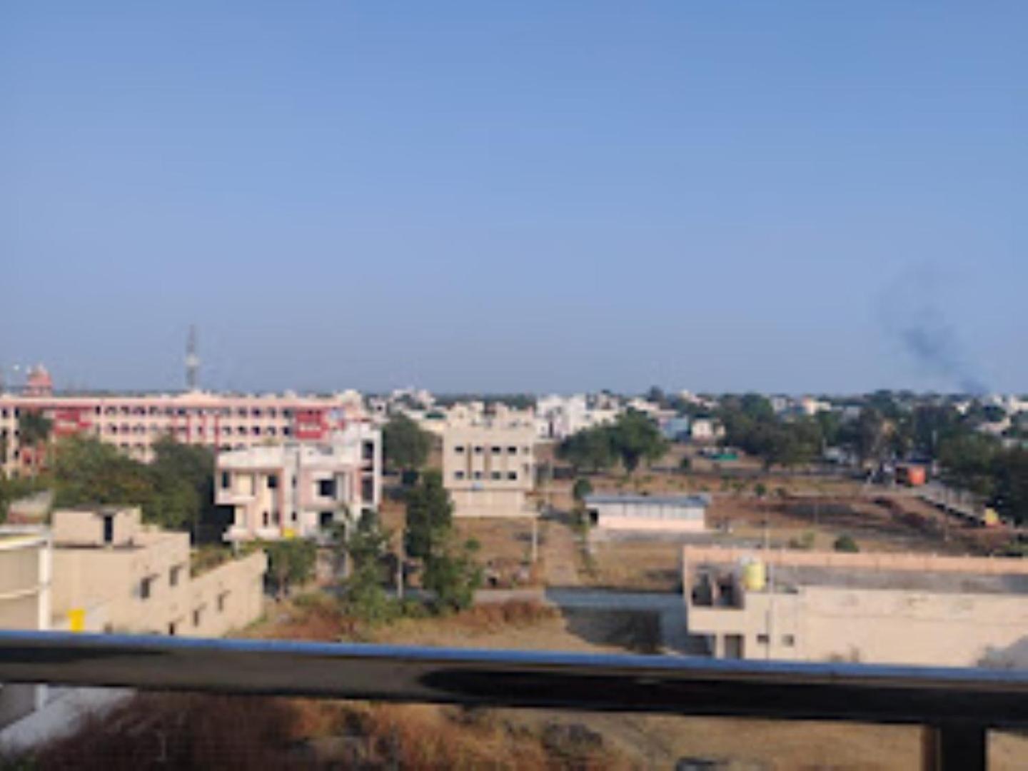 Hotel Hariram Tower Wardha 外观 照片