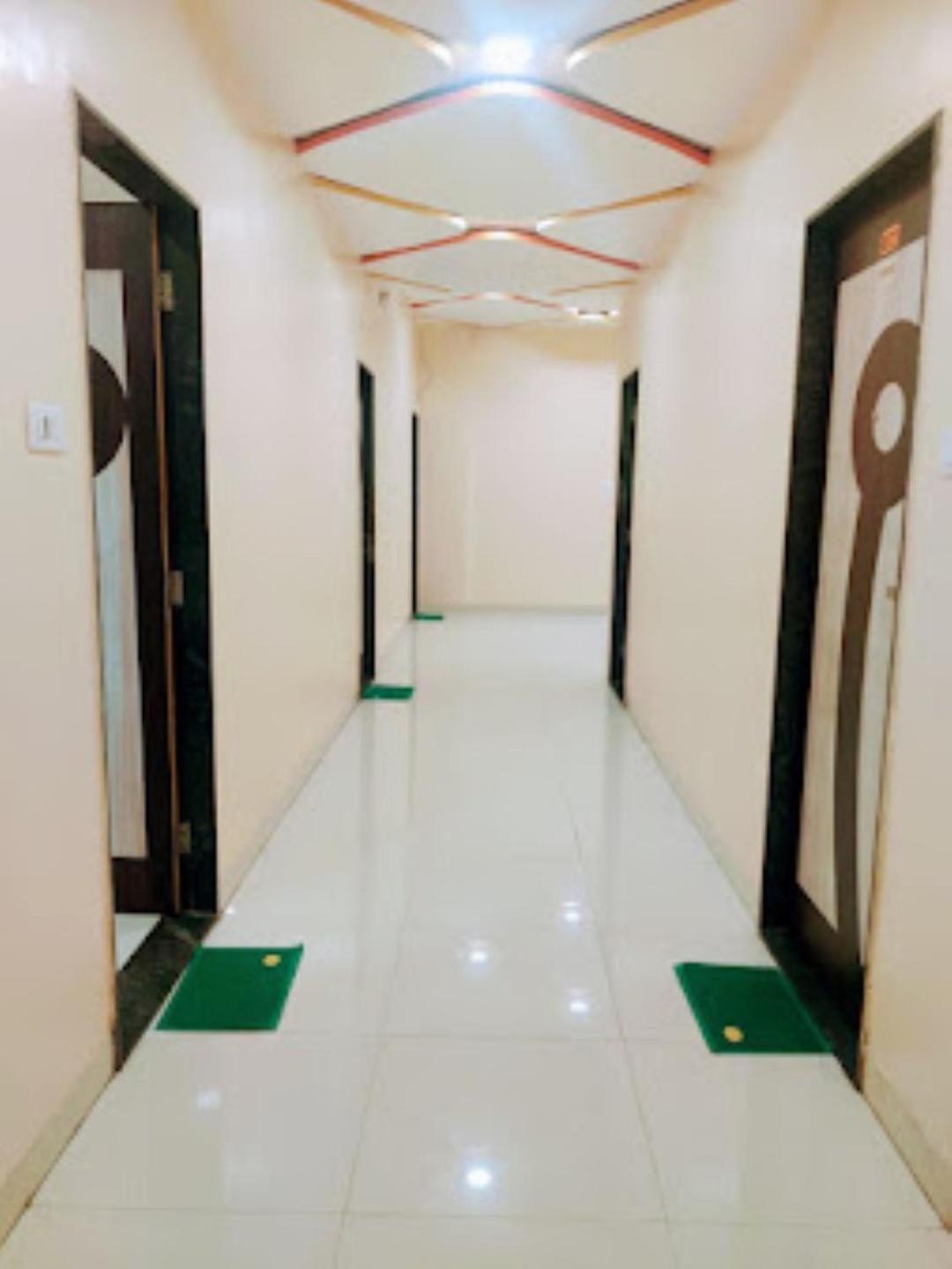 Hotel Hariram Tower Wardha 外观 照片