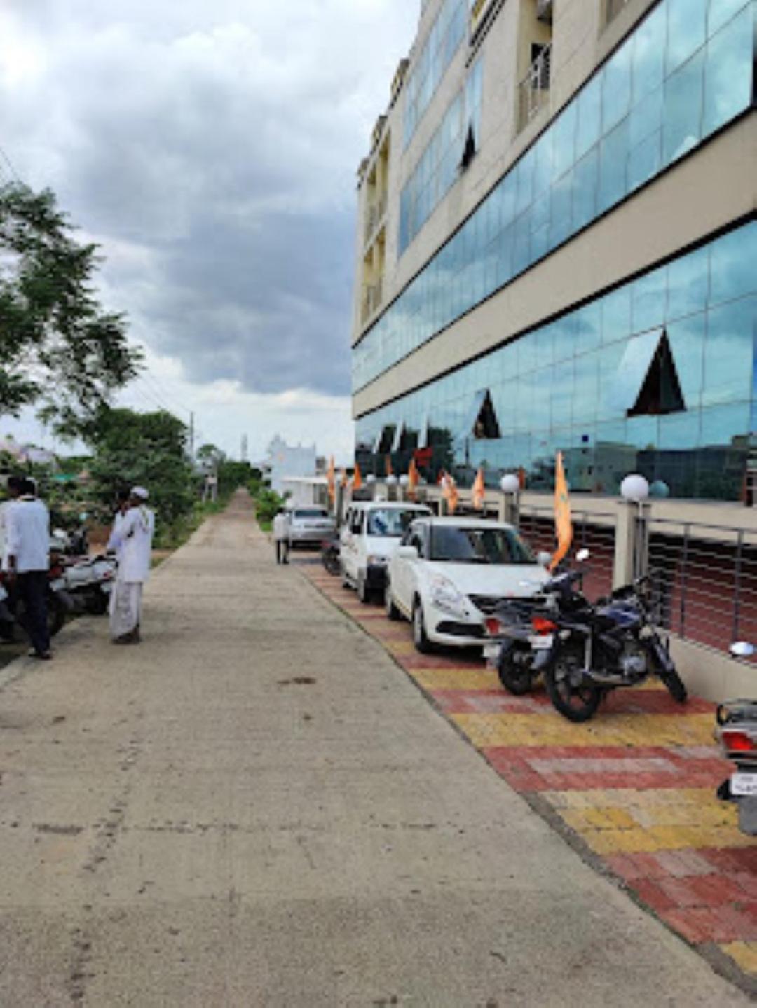 Hotel Hariram Tower Wardha 外观 照片